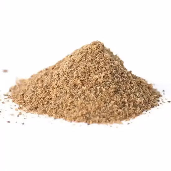 Pó nutritivo de casca de arroz proteico para alimentação animal que cultiva fungos comestíveis.